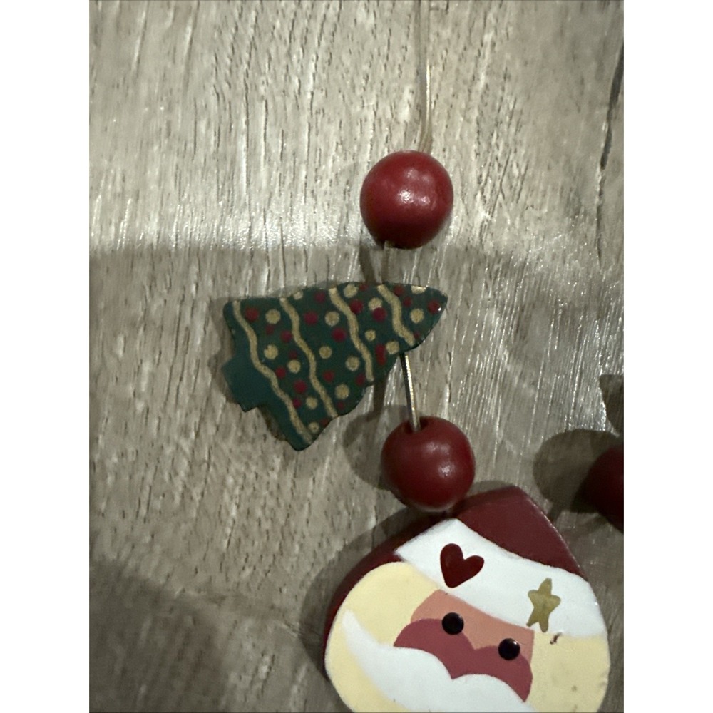 Vintage Gold Chain w Handpainted Wood Santa Christmas Tree and Red Balls - Picture 5 of 5